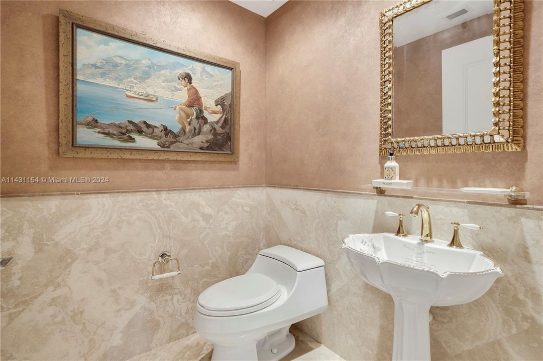 Exquisite guest bathroom