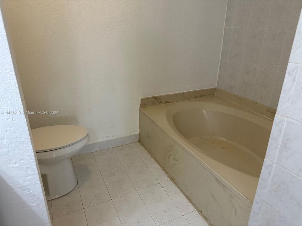 Recently Rented: $2,250 (2 beds, 2 baths, 1468 Square Feet)