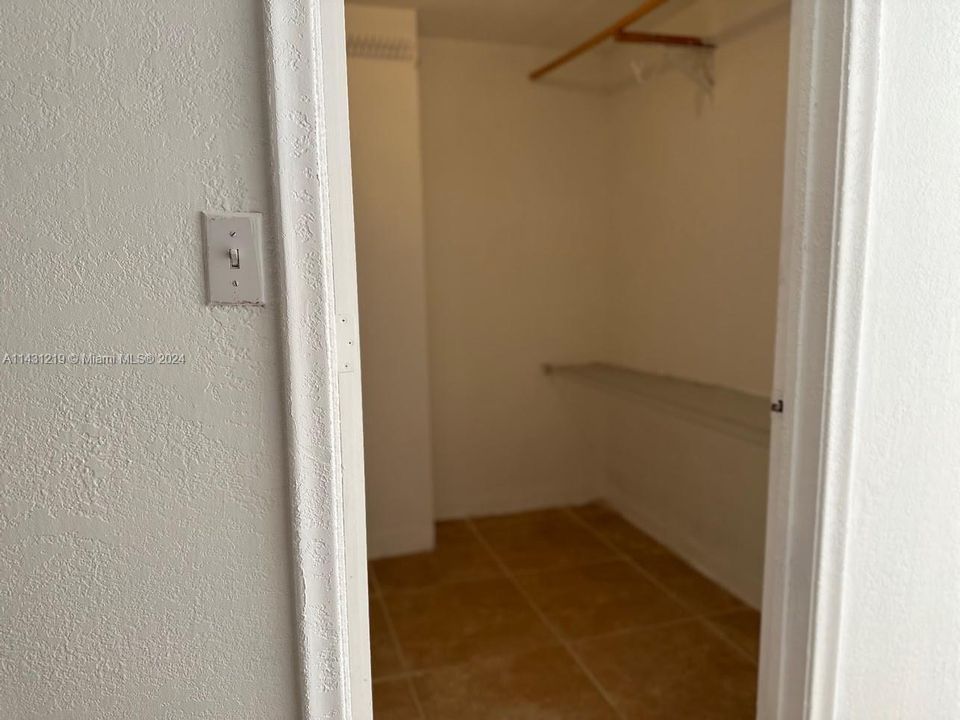 Recently Rented: $2,250 (2 beds, 2 baths, 1468 Square Feet)