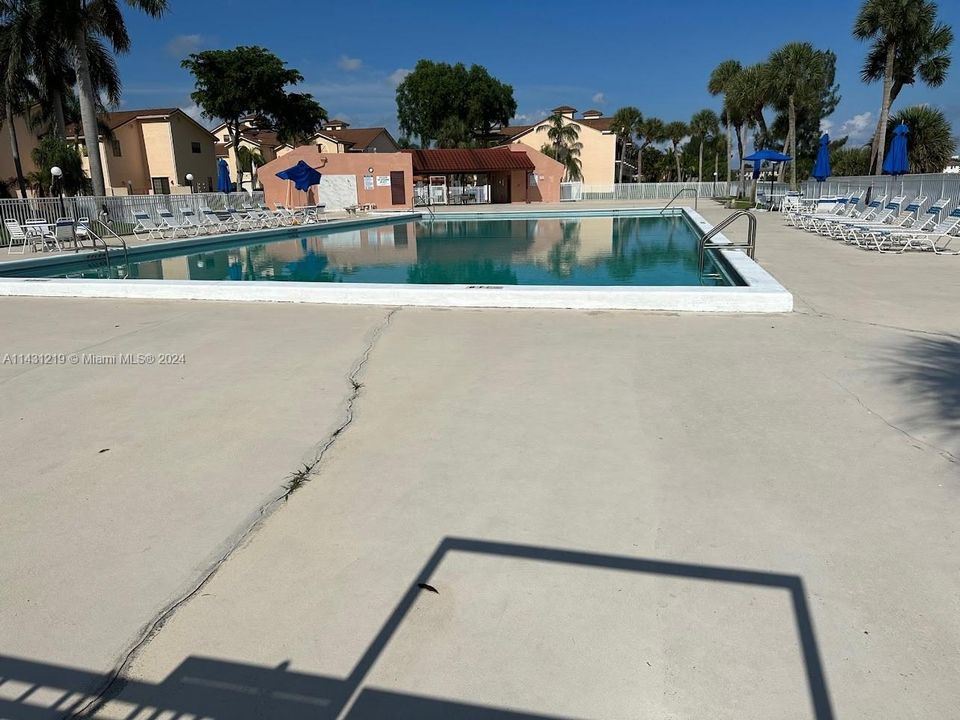 Recently Rented: $2,250 (2 beds, 2 baths, 1468 Square Feet)