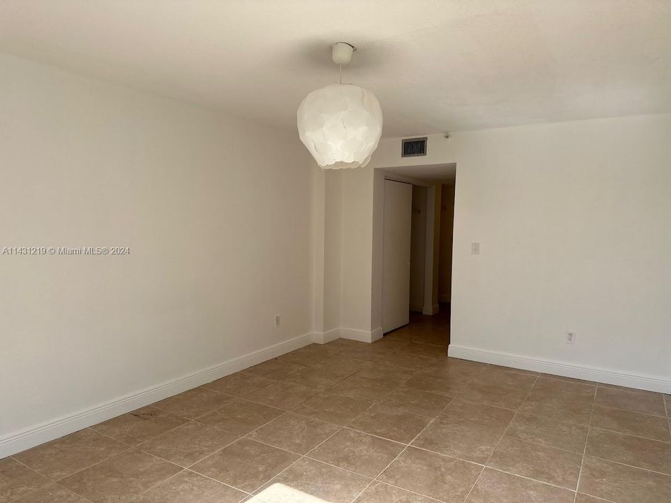 Recently Rented: $2,250 (2 beds, 2 baths, 1468 Square Feet)