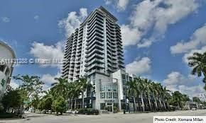 For Sale: $477,000 (2 beds, 2 baths, 1051 Square Feet)