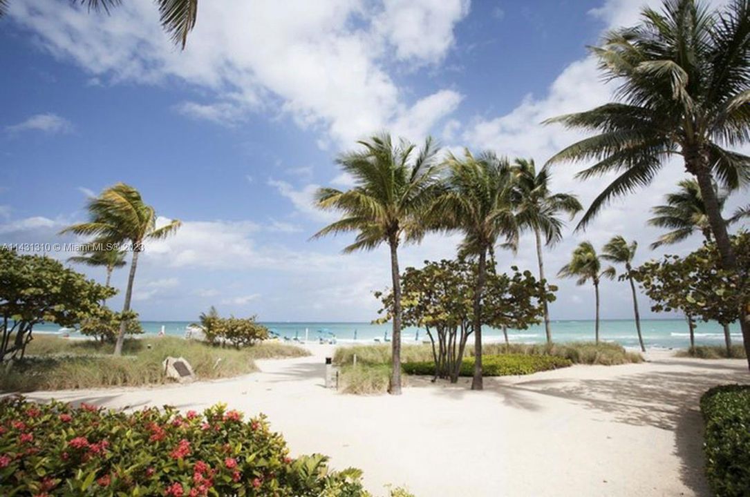 Recently Sold: $2,650,000 (2 beds, 2 baths, 2250 Square Feet)