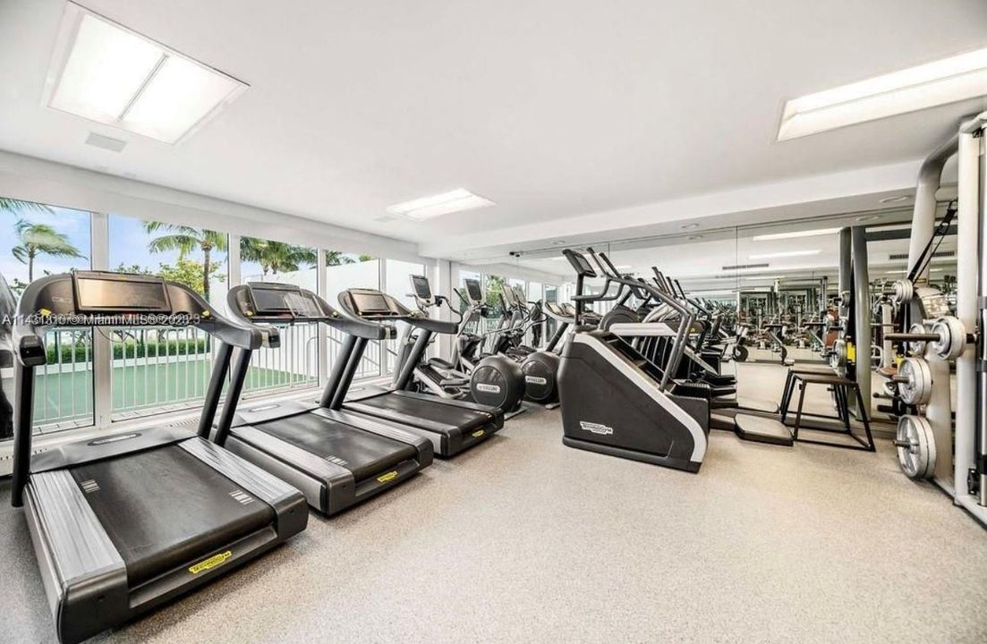 Recently Sold: $2,650,000 (2 beds, 2 baths, 2250 Square Feet)