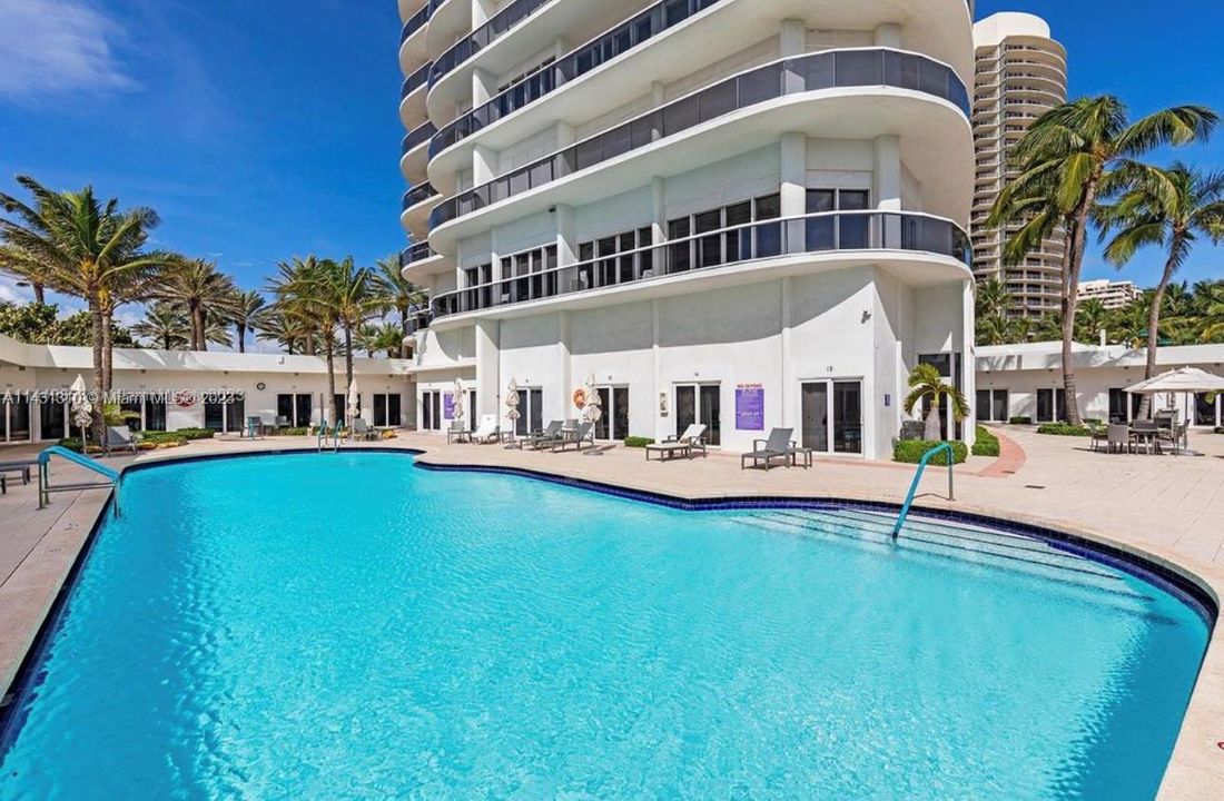 Recently Sold: $2,650,000 (2 beds, 2 baths, 2250 Square Feet)