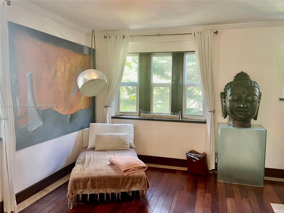 Recently Rented: $4,750 (2 beds, 2 baths, 1402 Square Feet)