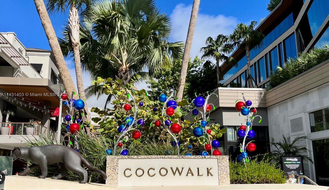 Recently Rented: $4,750 (2 beds, 2 baths, 1402 Square Feet)