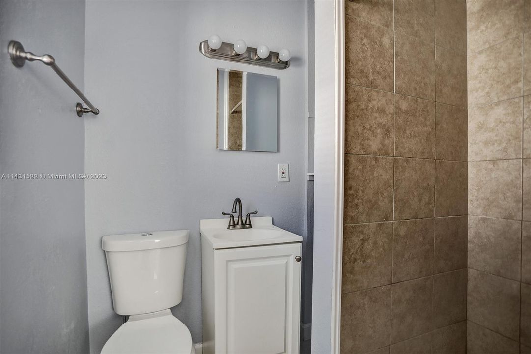 最近租的: $1,550 (1 贝兹, 1 浴室, 500 平方英尺)