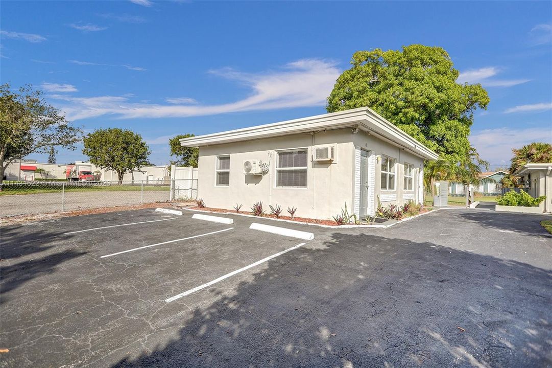 最近租的: $1,550 (1 贝兹, 1 浴室, 500 平方英尺)