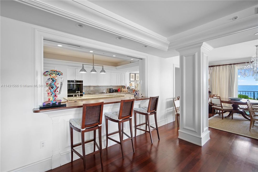 Vendido Recientemente: $9,900,000 (4 camas, 4 baños, 4109 Pies cuadrados)