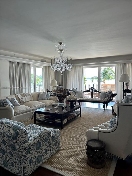 Vendido Recientemente: $9,900,000 (4 camas, 4 baños, 4109 Pies cuadrados)