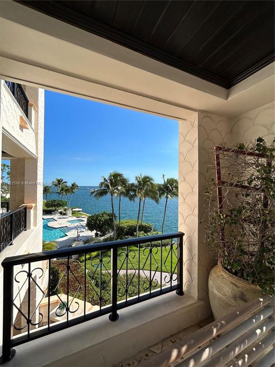 Vendido Recientemente: $9,900,000 (4 camas, 4 baños, 4109 Pies cuadrados)