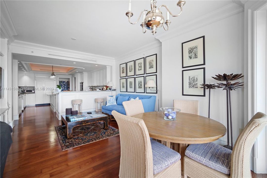 Vendido Recientemente: $9,900,000 (4 camas, 4 baños, 4109 Pies cuadrados)