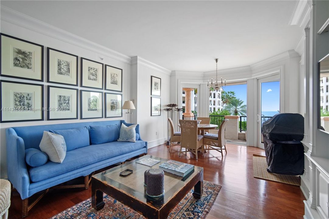 Vendido Recientemente: $9,900,000 (4 camas, 4 baños, 4109 Pies cuadrados)