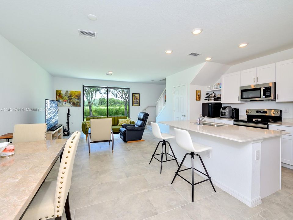 Active With Contract: $284,500 (3 beds, 2 baths, 1378 Square Feet)