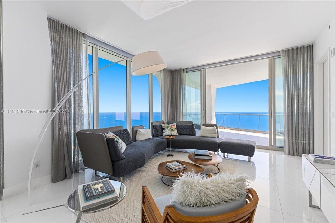 Recently Sold: $4,599,000 (3 beds, 4 baths, 2639 Square Feet)