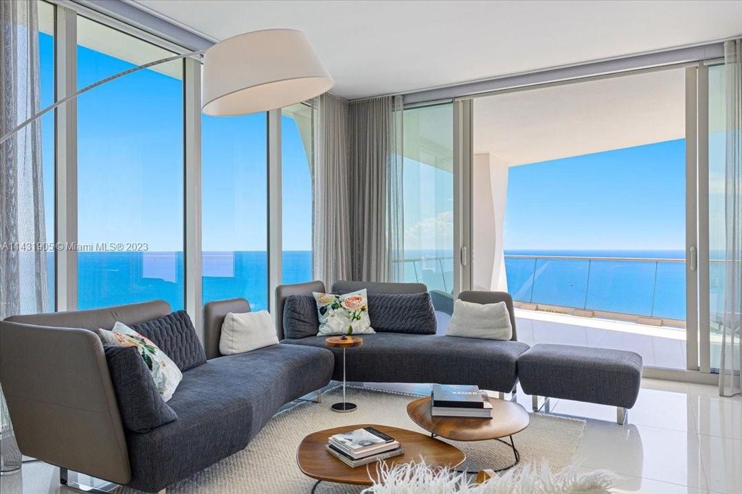 Recently Sold: $4,599,000 (3 beds, 4 baths, 2639 Square Feet)