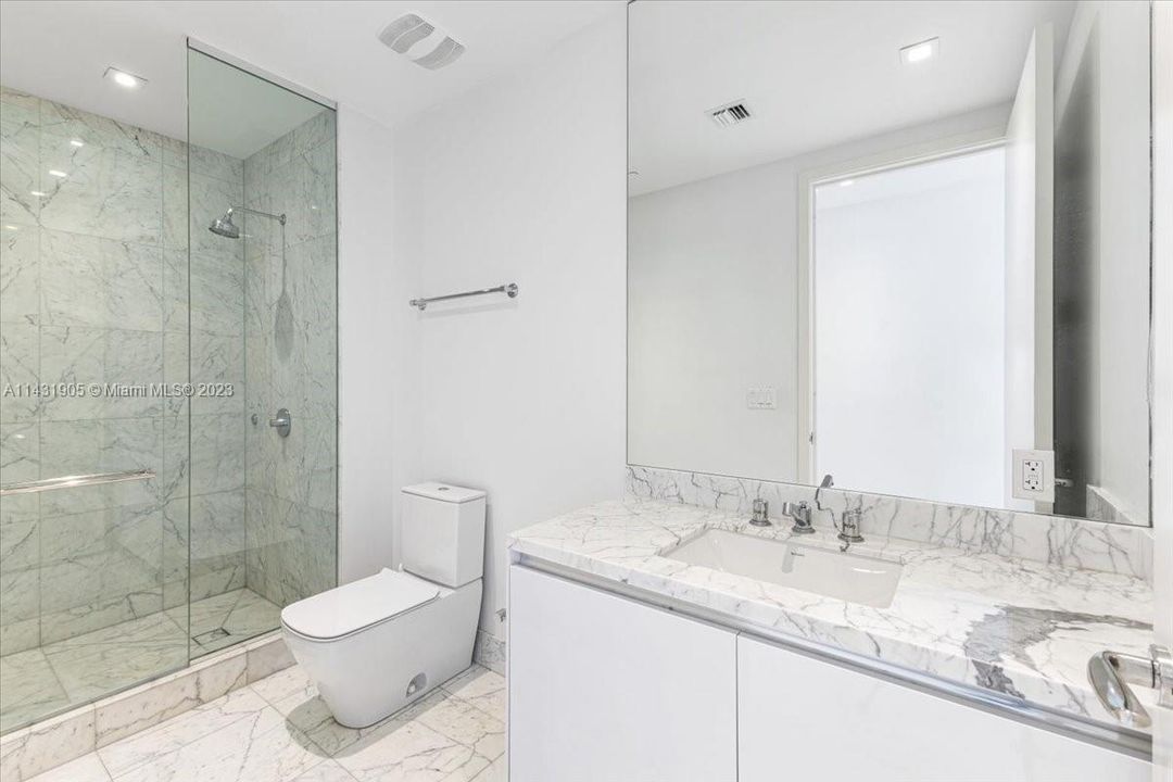 Recently Sold: $4,599,000 (3 beds, 4 baths, 2639 Square Feet)