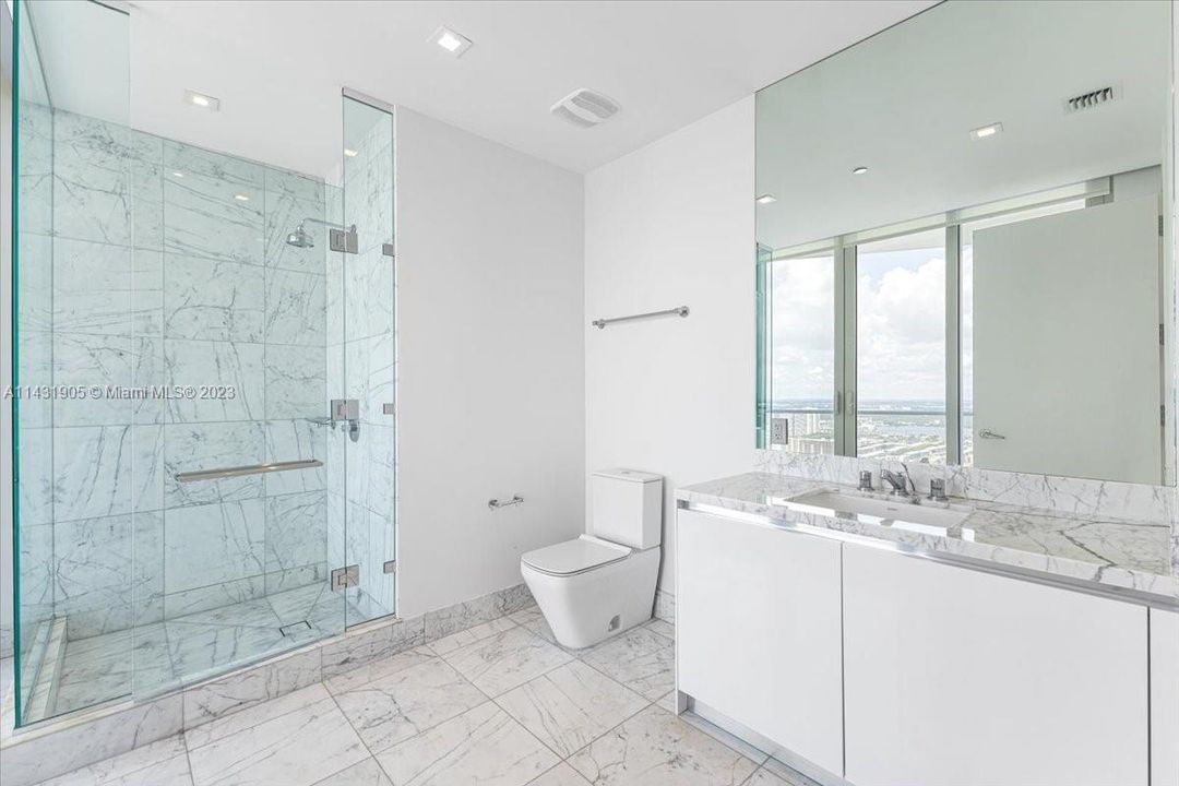 Recently Sold: $4,599,000 (3 beds, 4 baths, 2639 Square Feet)