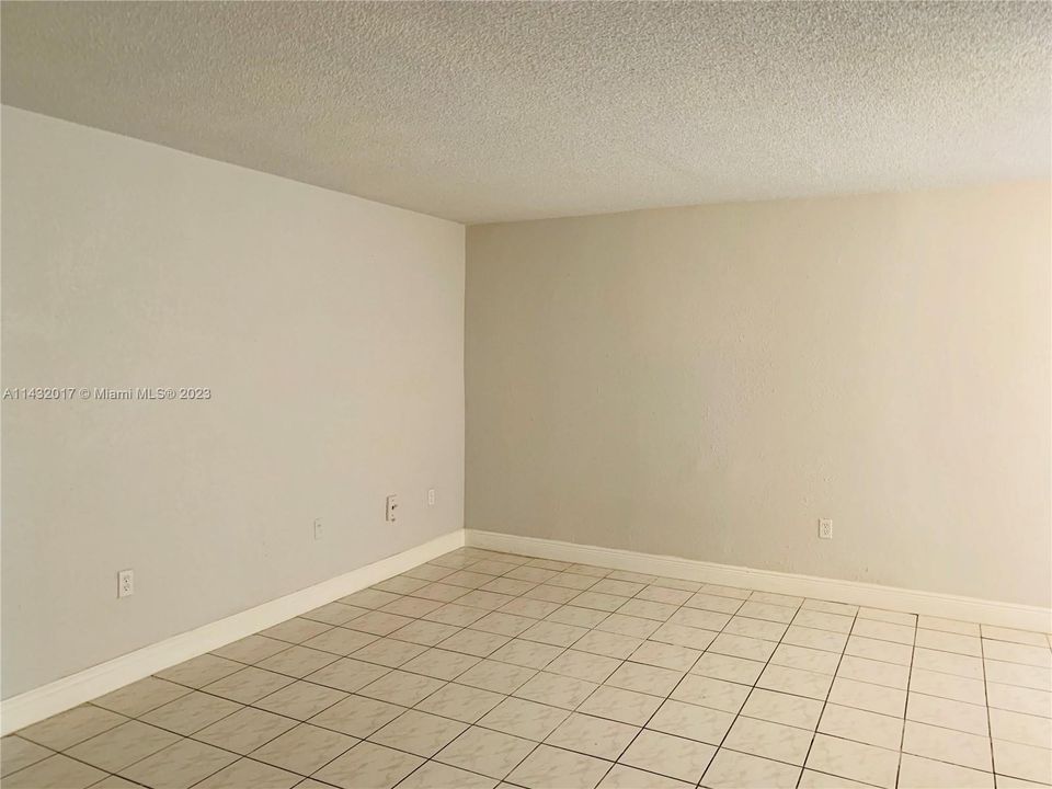 Recently Rented: $1,750 (1 beds, 1 baths, 543 Square Feet)