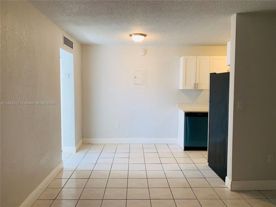 Recently Rented: $1,750 (1 beds, 1 baths, 543 Square Feet)