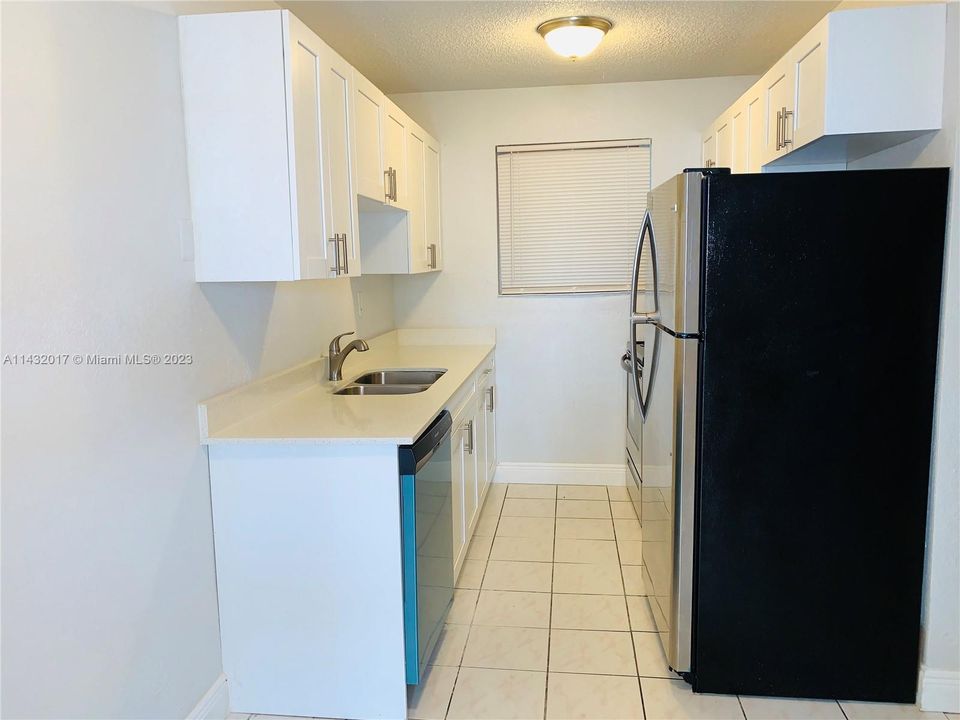 Recently Rented: $1,750 (1 beds, 1 baths, 543 Square Feet)