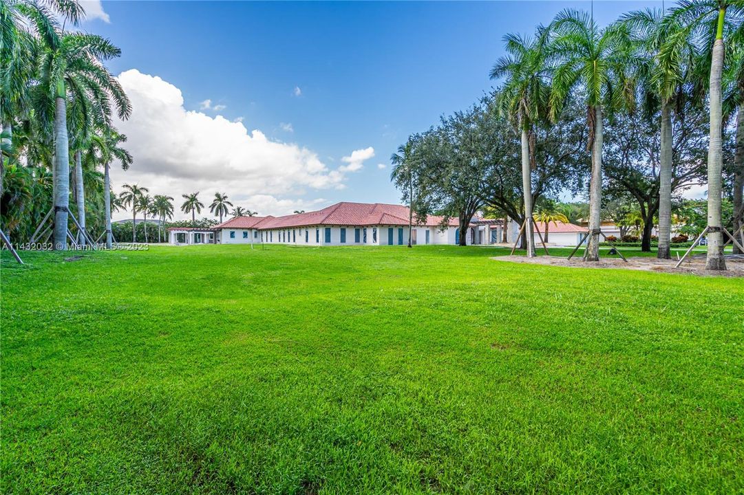 Recently Sold: $5,990,000 (9 beds, 10 baths, 9996 Square Feet)