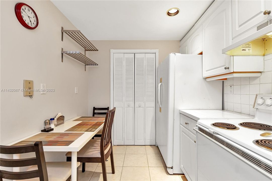 Recently Sold: $599,900 (3 beds, 2 baths, 1160 Square Feet)