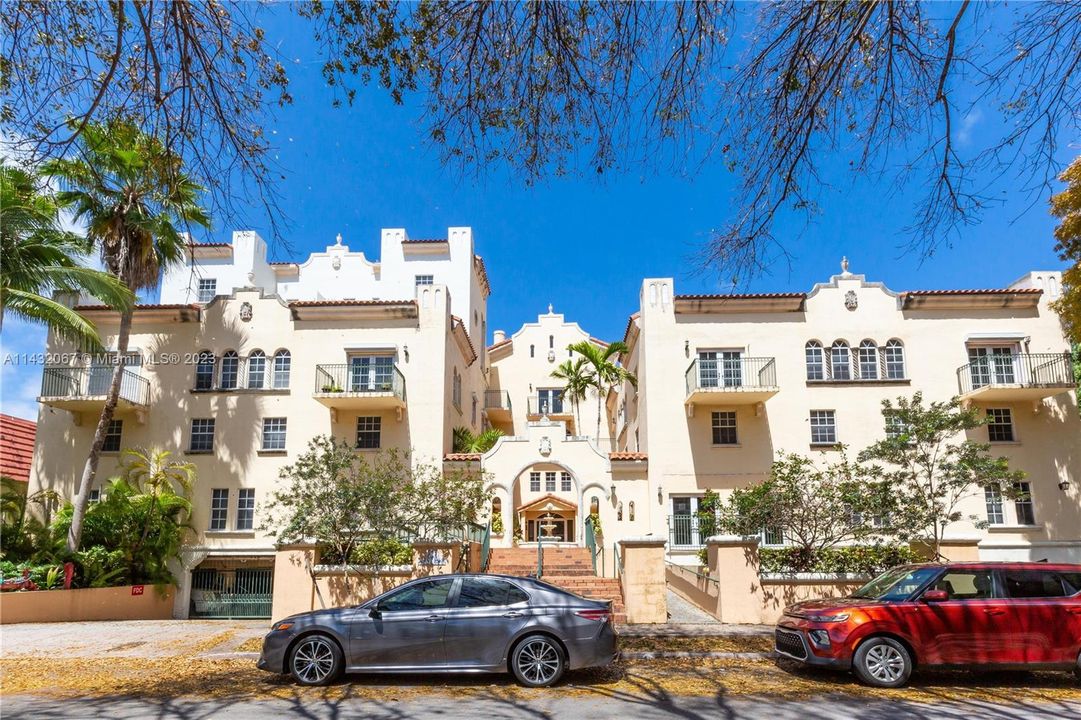 Recently Sold: $599,900 (3 beds, 2 baths, 1160 Square Feet)