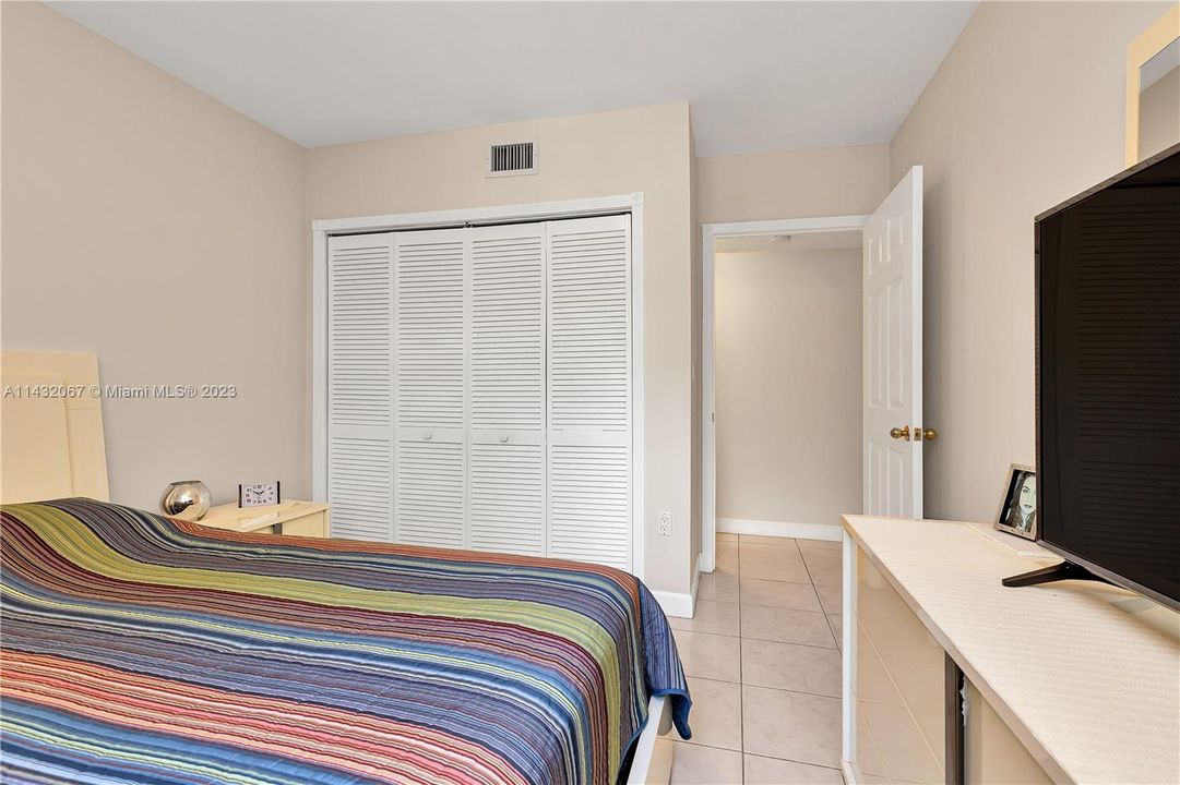 Recently Sold: $599,900 (3 beds, 2 baths, 1160 Square Feet)