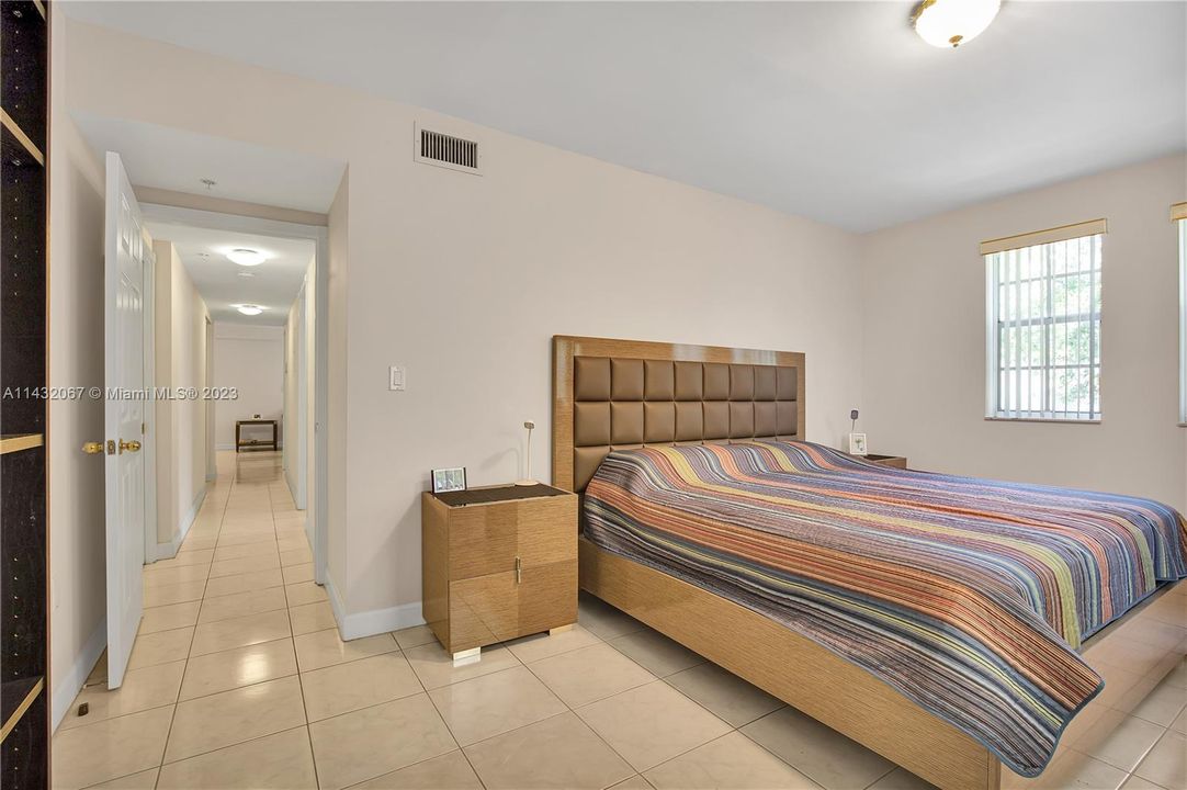 Recently Sold: $599,900 (3 beds, 2 baths, 1160 Square Feet)