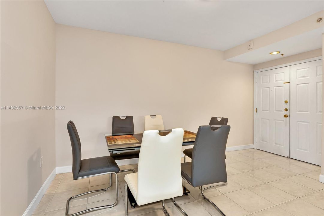 Recently Sold: $599,900 (3 beds, 2 baths, 1160 Square Feet)