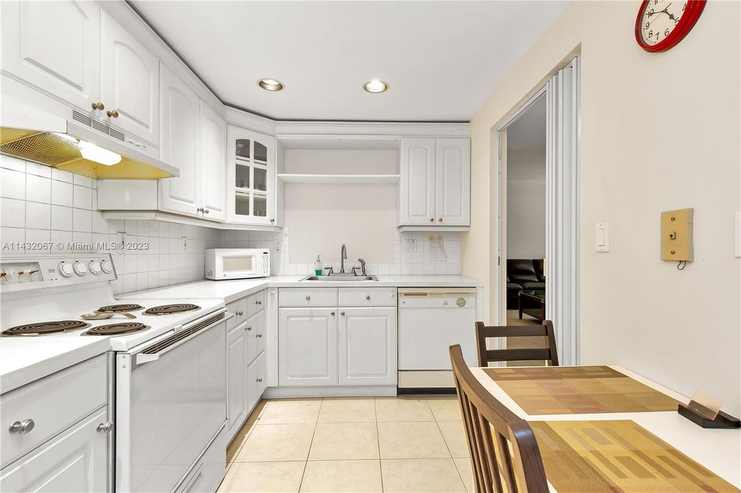 Recently Sold: $599,900 (3 beds, 2 baths, 1160 Square Feet)