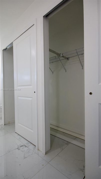 En Venta: $354,900 (4 camas, 2 baños, 1566 Pies cuadrados)