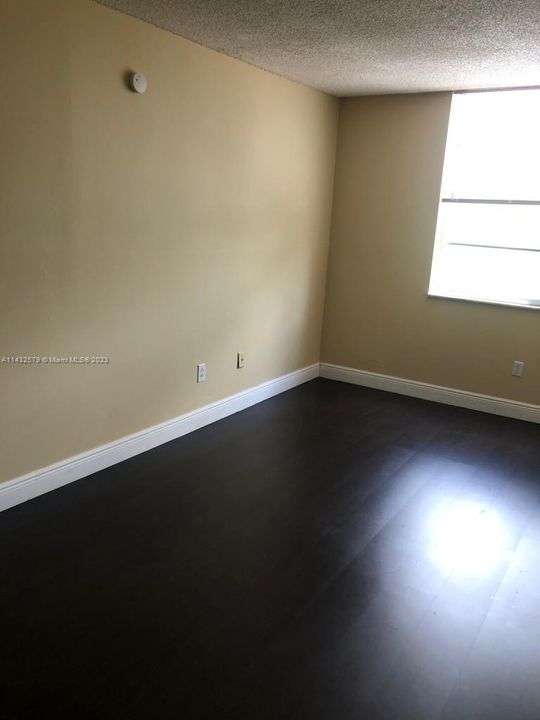 Recently Rented: $2,200 (2 beds, 2 baths, 1175 Square Feet)