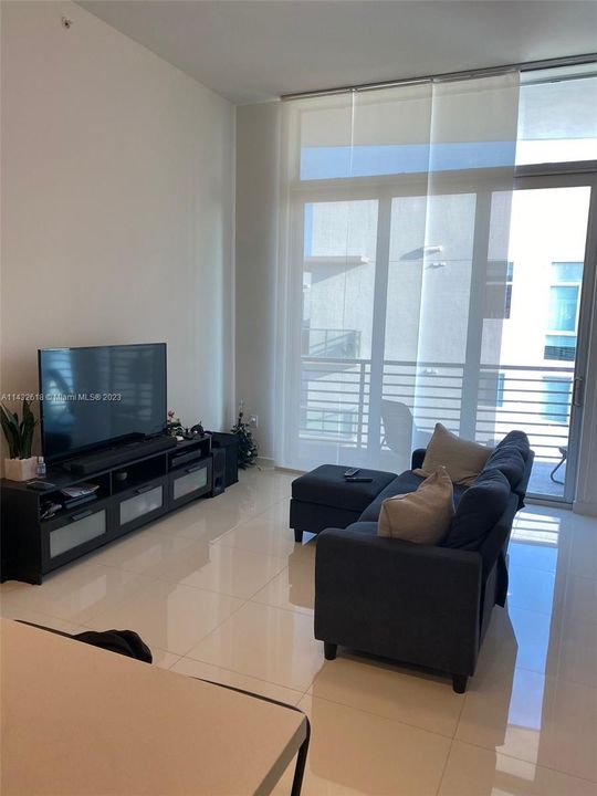 Recently Rented: $2,275 (1 beds, 1 baths, 641 Square Feet)