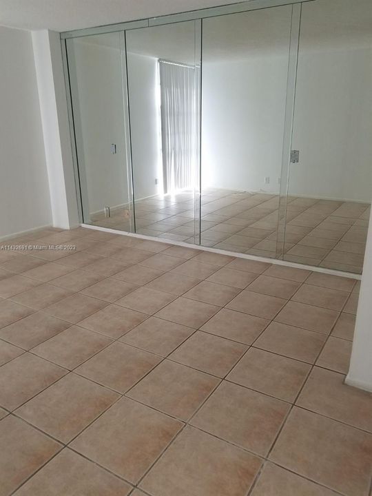 Recently Sold: $249,000 (1 beds, 1 baths, 741 Square Feet)