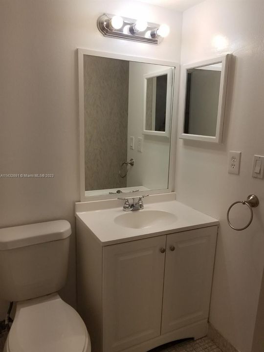 Recently Sold: $249,000 (1 beds, 1 baths, 741 Square Feet)