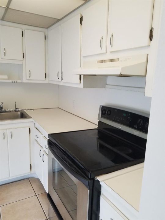 Recently Sold: $249,000 (1 beds, 1 baths, 741 Square Feet)