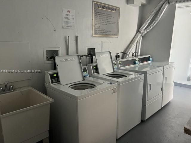 Recently Sold: $249,000 (1 beds, 1 baths, 741 Square Feet)