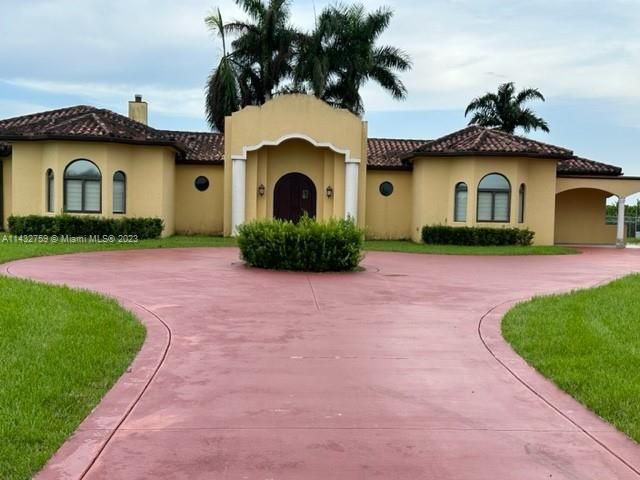 Recently Rented: $6,000 (4 beds, 2 baths, 3567 Square Feet)