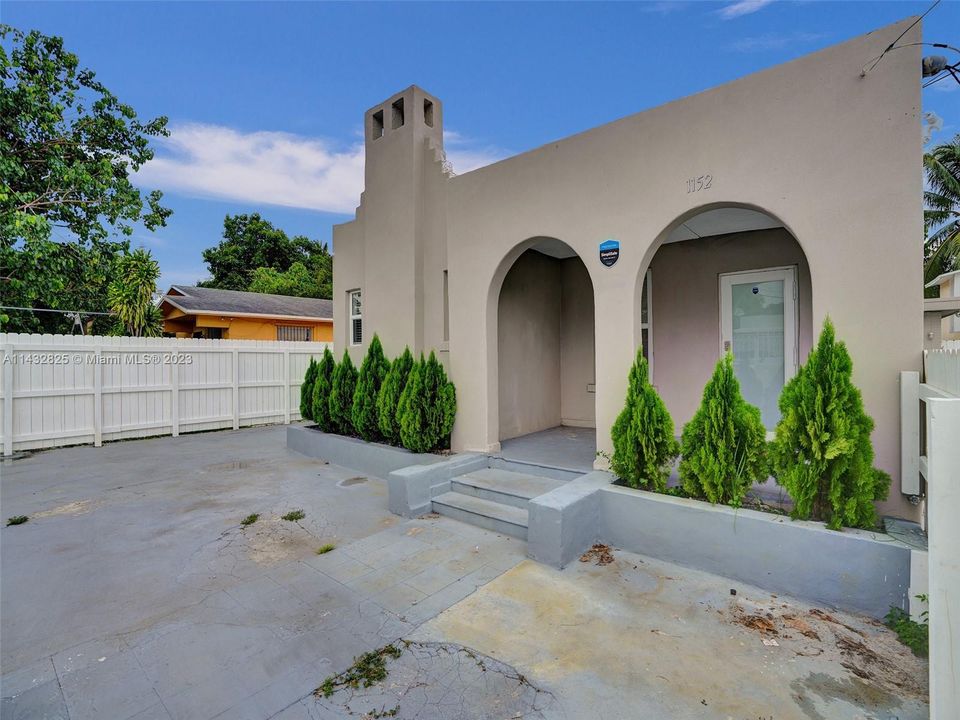 Recently Sold: $850,000 (0 beds, 0 baths, 2262 Square Feet)