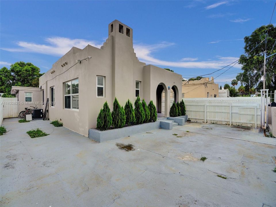 Recently Sold: $850,000 (0 beds, 0 baths, 2262 Square Feet)