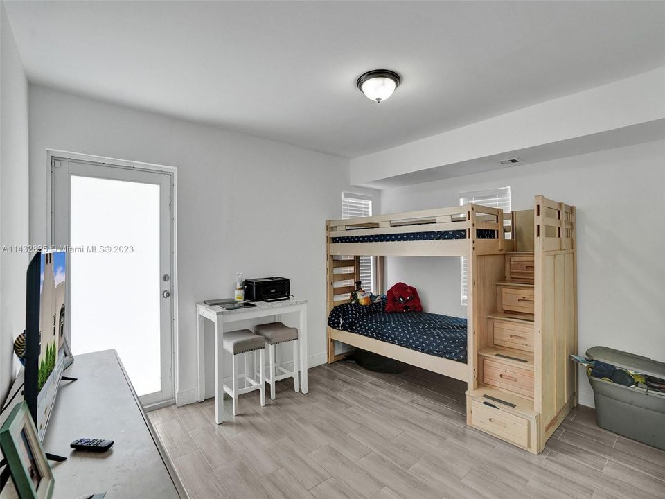 Unit 1154, 3rd room with exit door in room