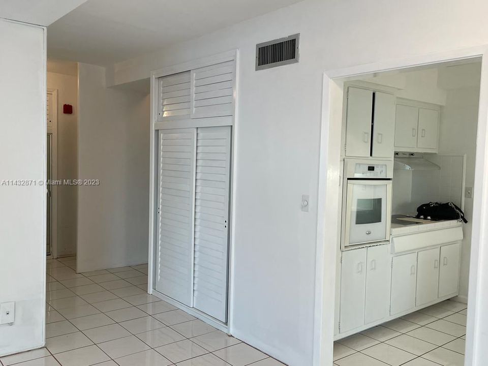 Недавно продано: $299,000 (1 спален, 1 ванн, 750 Квадратных фут)