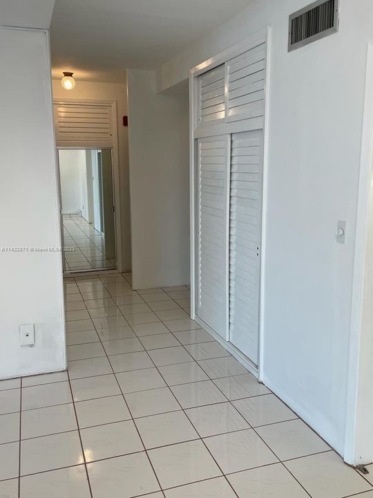 Недавно продано: $299,000 (1 спален, 1 ванн, 750 Квадратных фут)