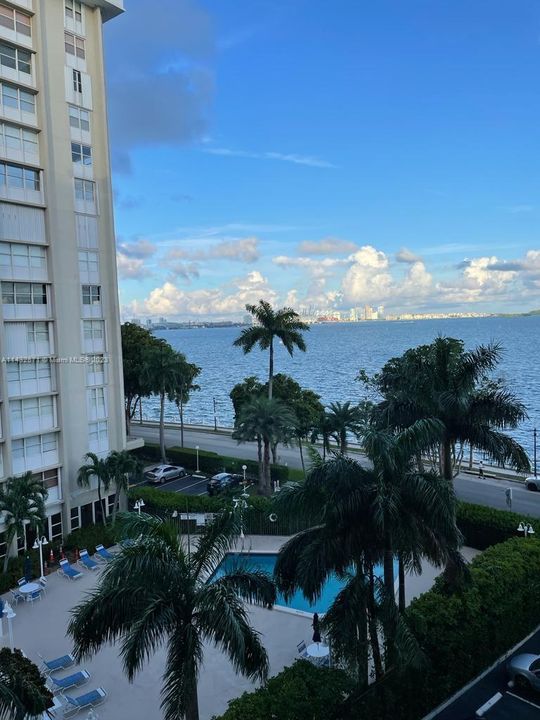 Недавно продано: $299,000 (1 спален, 1 ванн, 750 Квадратных фут)