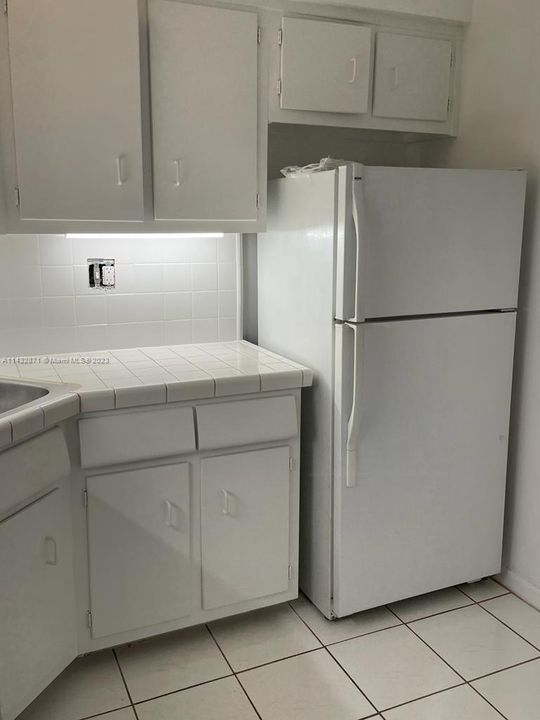 Недавно продано: $299,000 (1 спален, 1 ванн, 750 Квадратных фут)