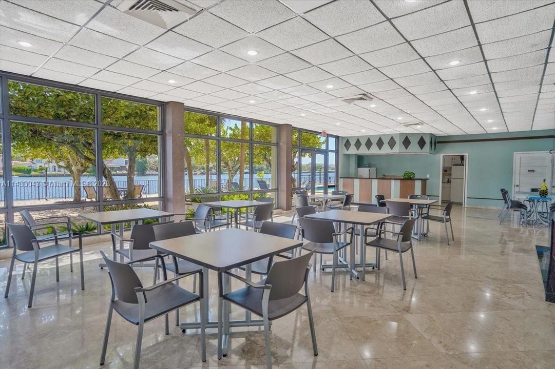 Недавно продано: $499,000 (2 спален, 2 ванн, 1300 Квадратных фут)