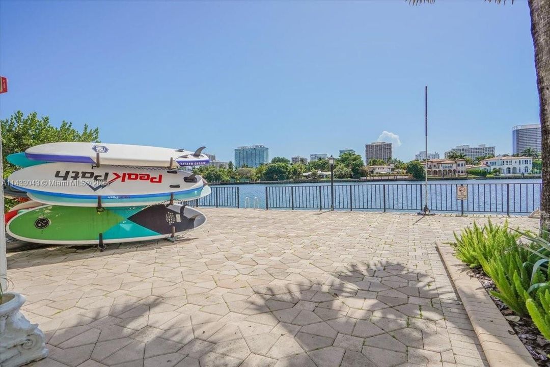 Недавно продано: $499,000 (2 спален, 2 ванн, 1300 Квадратных фут)